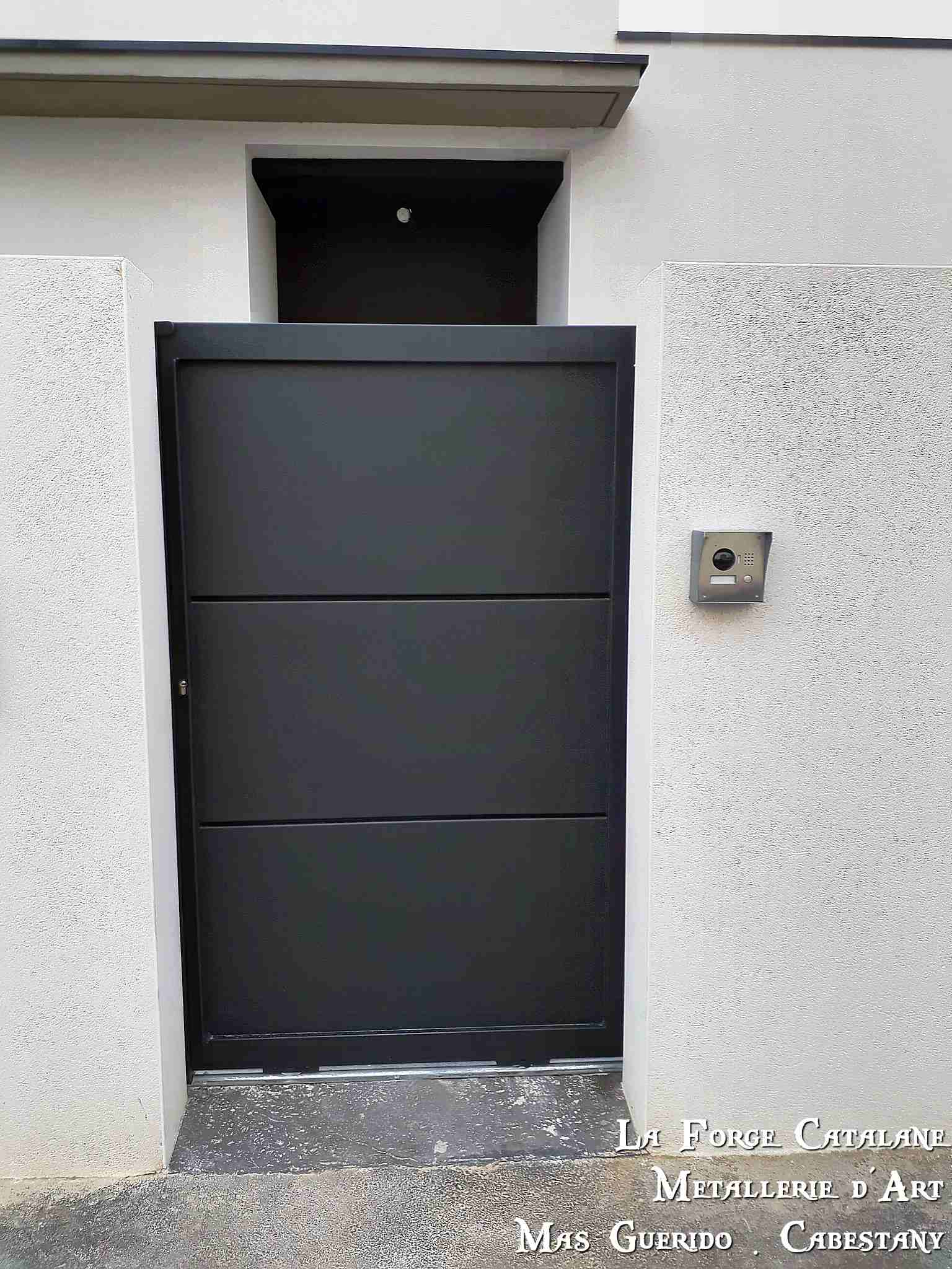 portillon caissonne fer thermolaque forge catalane cabestany.jpg